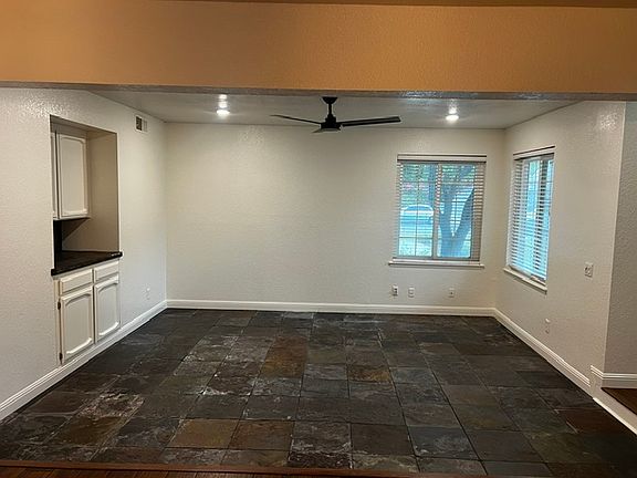 5th image of 1043 E Fallbrook Ave