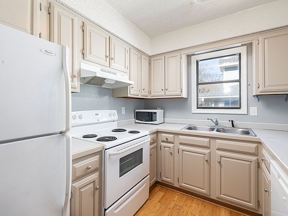 5th image of 219 Kitty Hawk Bay Dr Unit A