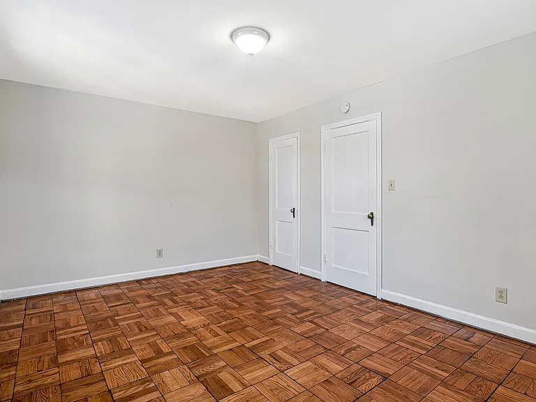 739 N Oakland St — Photo 34