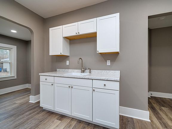 3rd image of 19 Wilmington Ave