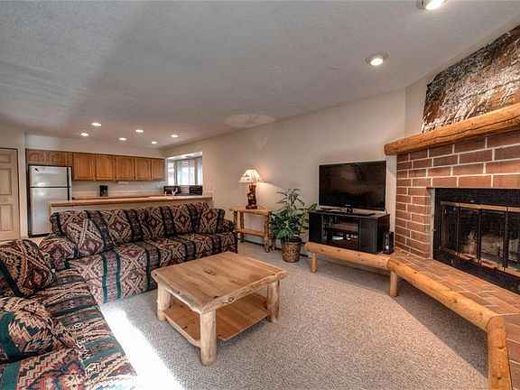 5th image of 734 Lagoon Dr