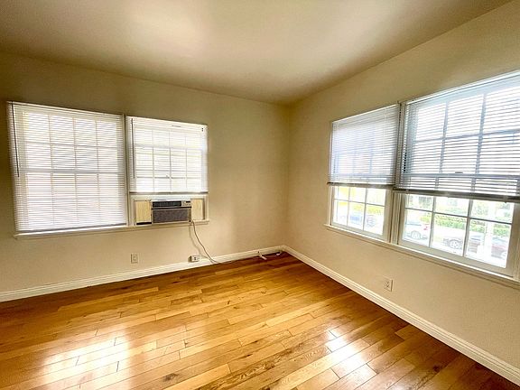 3rd image of 645 S Burnside Ave APT 11