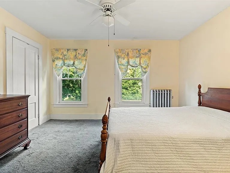 20 Stark Ave — Photo 14