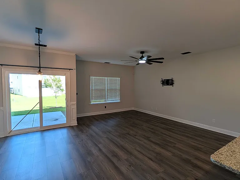 453 Governor Treutlen Cir — Photo 1