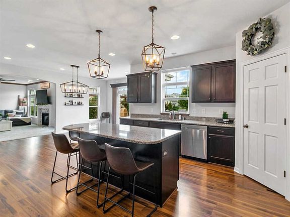 5th image of 10560 S Singing Lark Ct