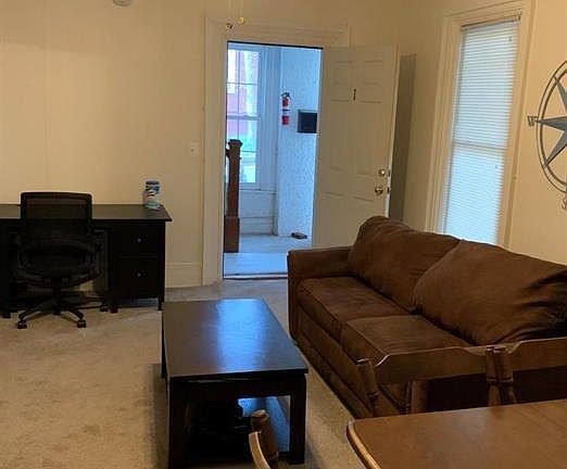 5th image of 203 Woodbridge Ave #1
