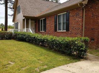 512 Creekway Dr, Fuquay Varina, NC 27526