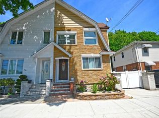 13515 Hawtree St, Ozone Park, NY 11417