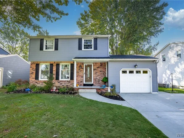 55 Gatewood Ln, Williamsville, NY 14221