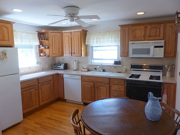 Eat In Kitchen