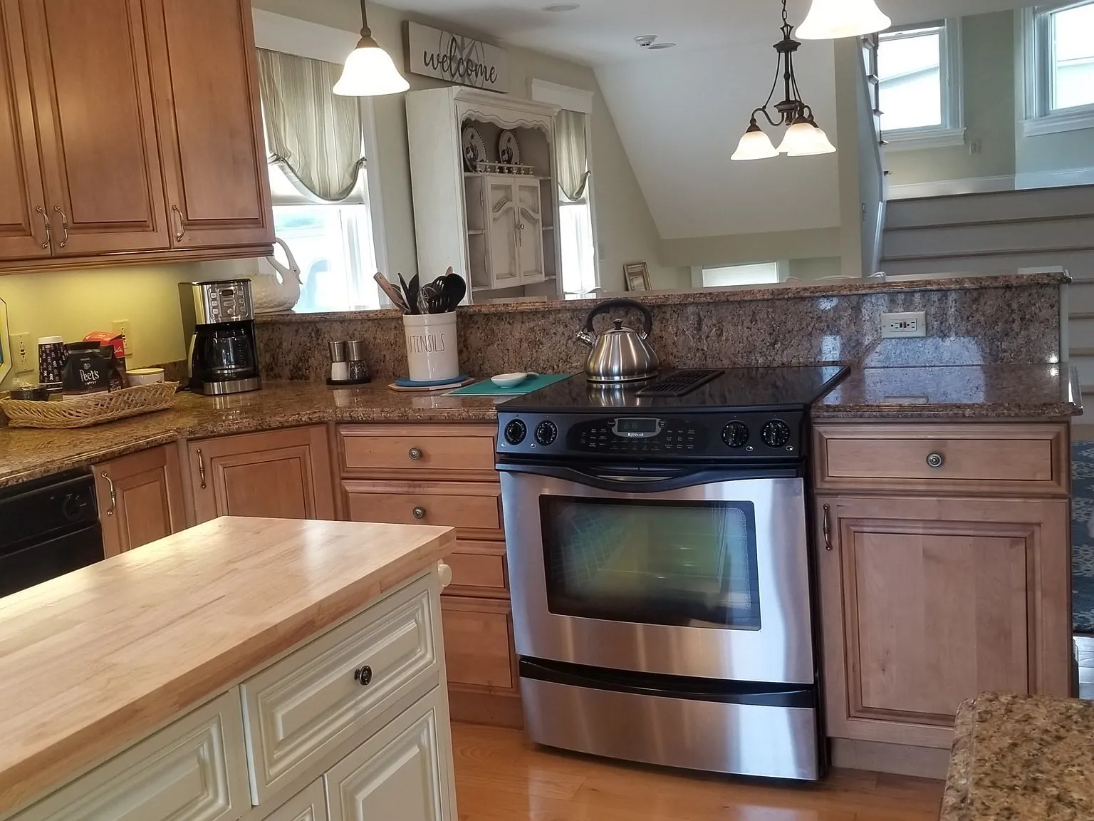 3 bed, 3.5 bath, 2786 sqft, $2,700 — Photo 3