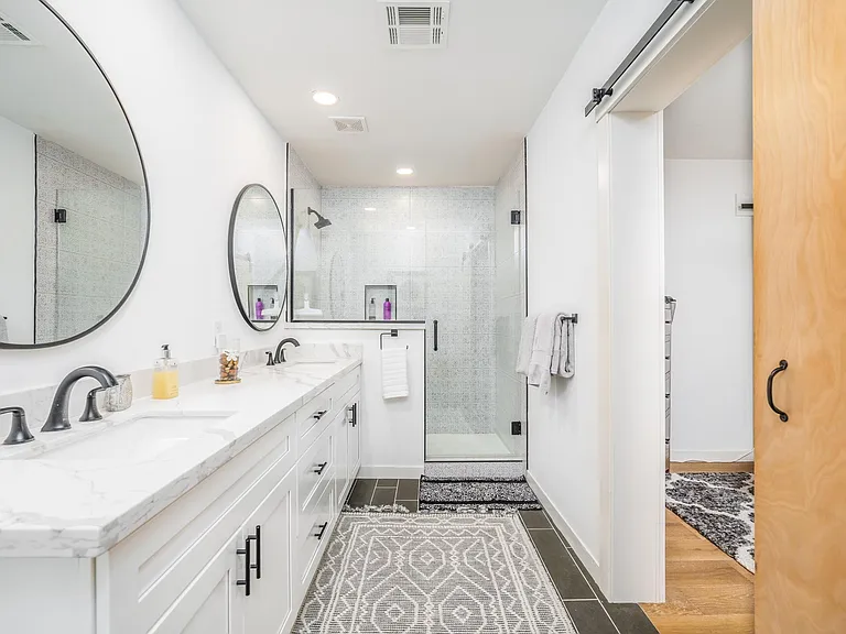 4344 E Clarendon Ave — Photo 10