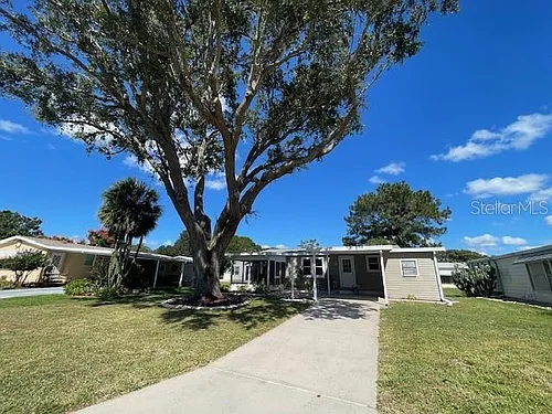 909 Orchid St Photo 1