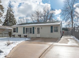 2353 Greengold St, Crest Hill, IL 60403