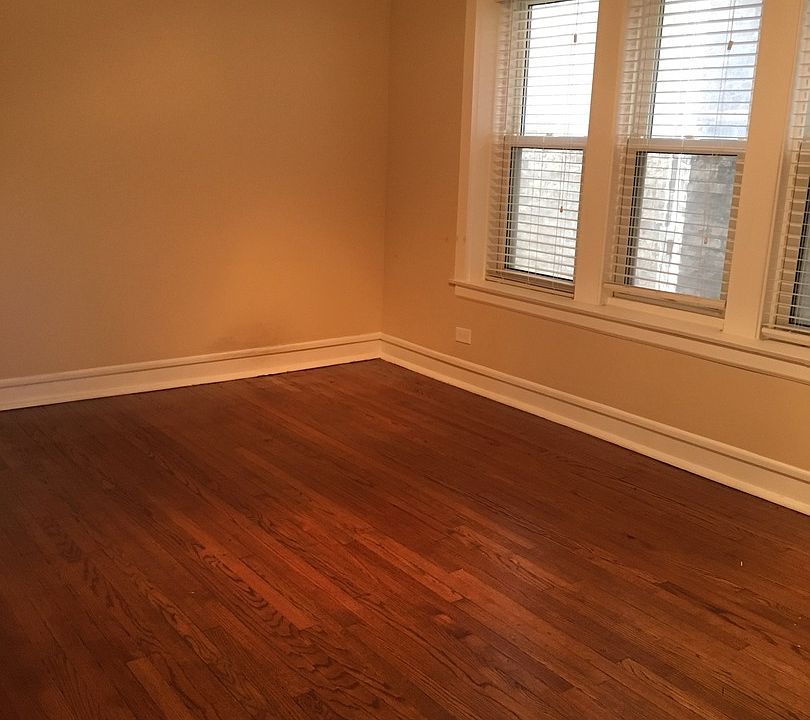 2nd image of 2443 W Foster Ave #1