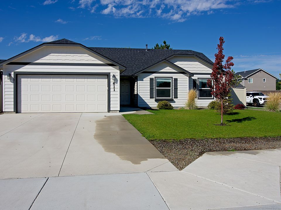 1st image of 611 Correa Way