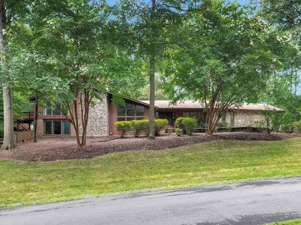 2323 Sawdust Rd, Vienna, VA 22181