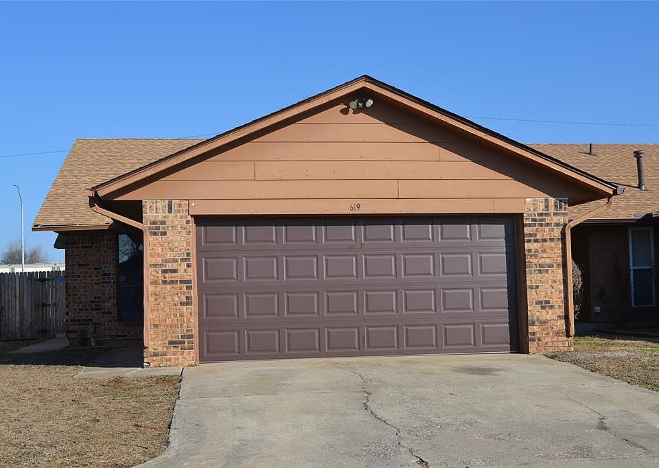 1st image of 619 Peppertree Ln