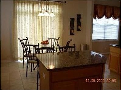 4th image of 828 Sara Ct