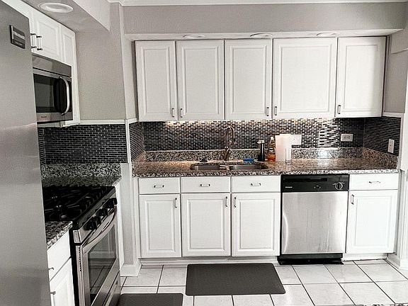3rd image of 8025 Crescent Rd