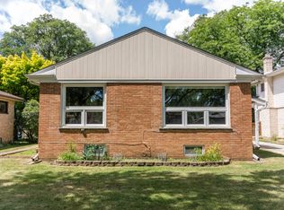 9720 Kildare Ave, Skokie, IL 60076