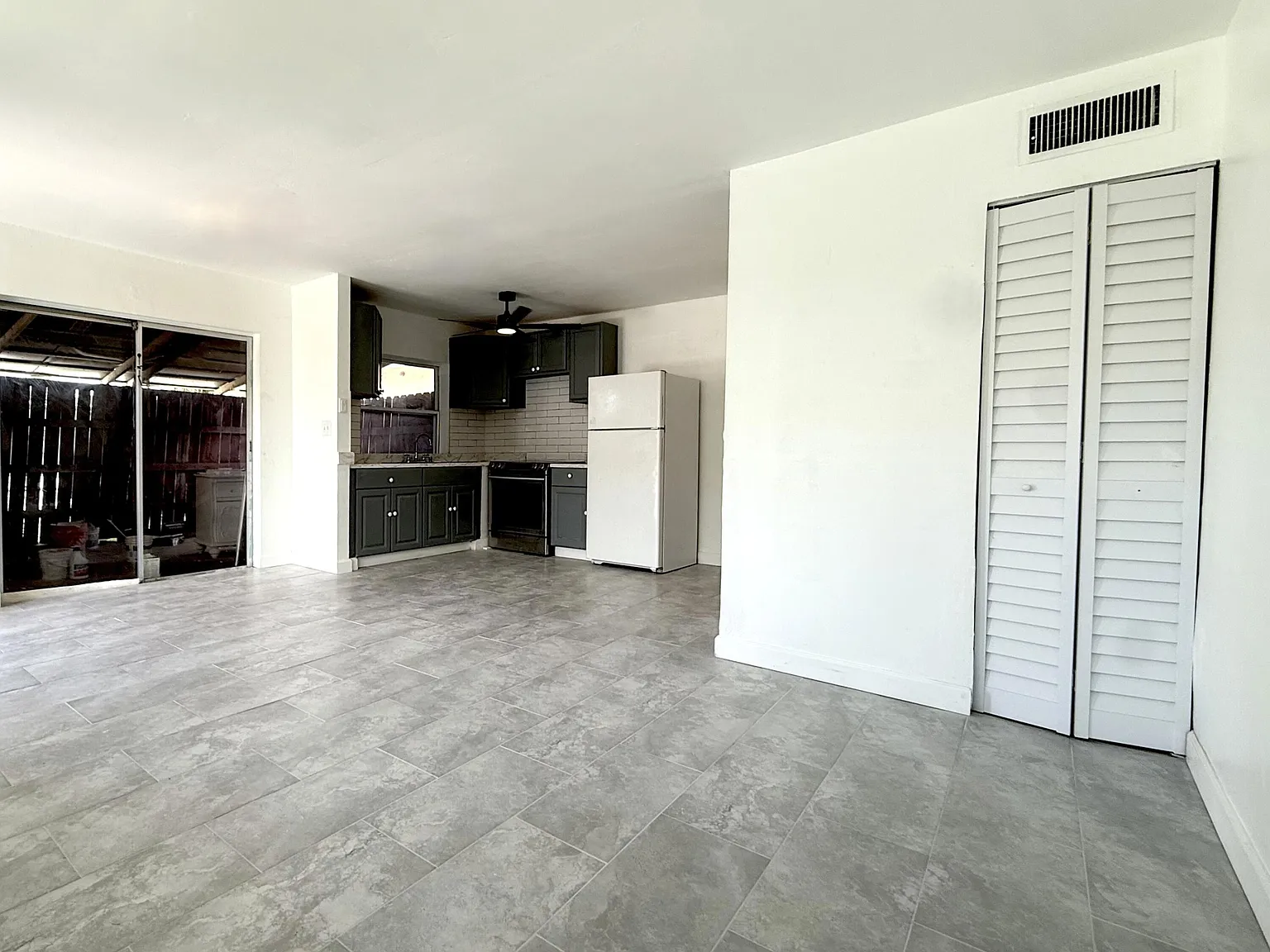 1 bed, 1.0 bath, 1000 sqft, $1,650 — Photo 2