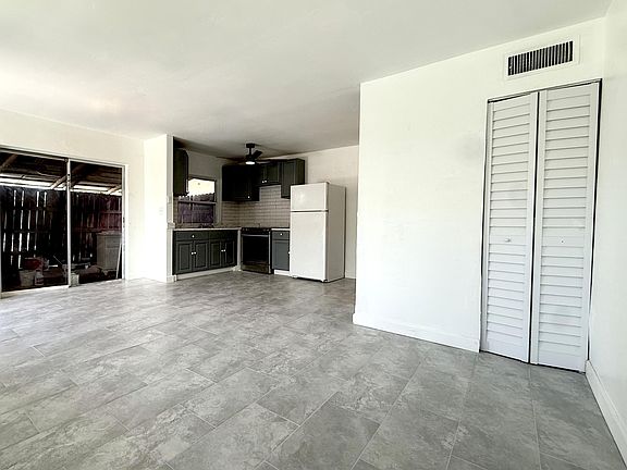 2nd image of 3100 NW 4th Ave APT 3