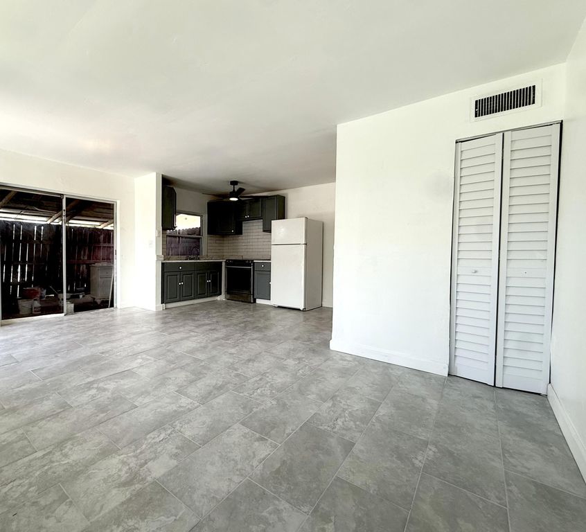 3100 NW 4th Ave APT 3, photo 2