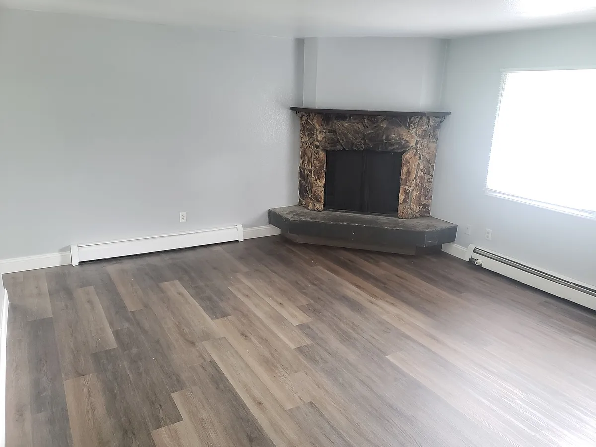 Building Photo - 425 Irwin St #1