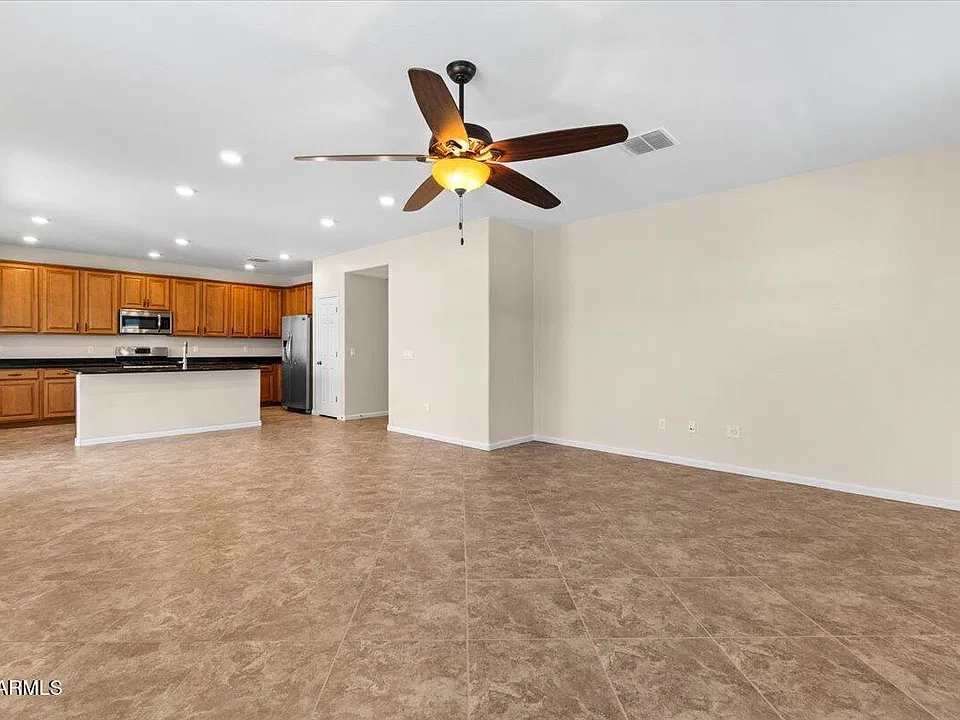 1812 W Lacewood Pl