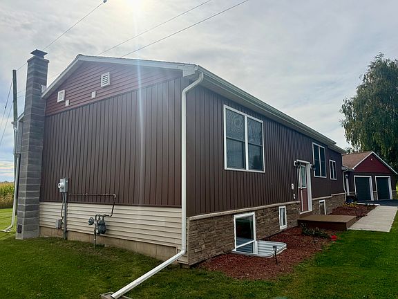 4th image of 23 Columbus Dr