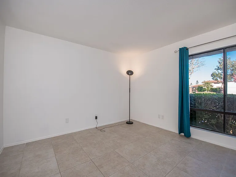 2323 Huntington St #902 — Photo 23