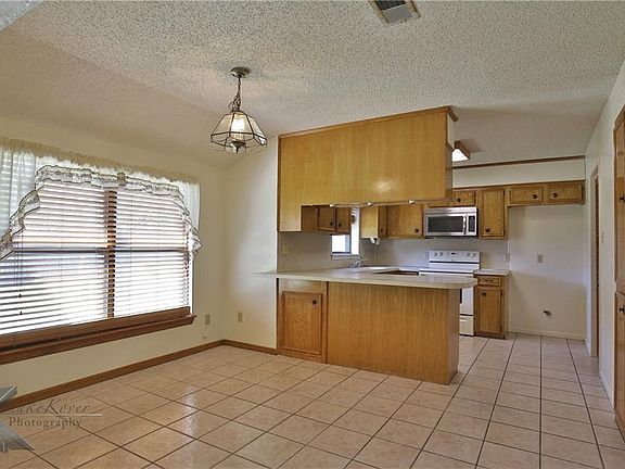 5th image of 4334 Bruce Dr