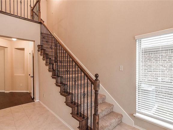 2nd image of 9904 Cottontail Ln
