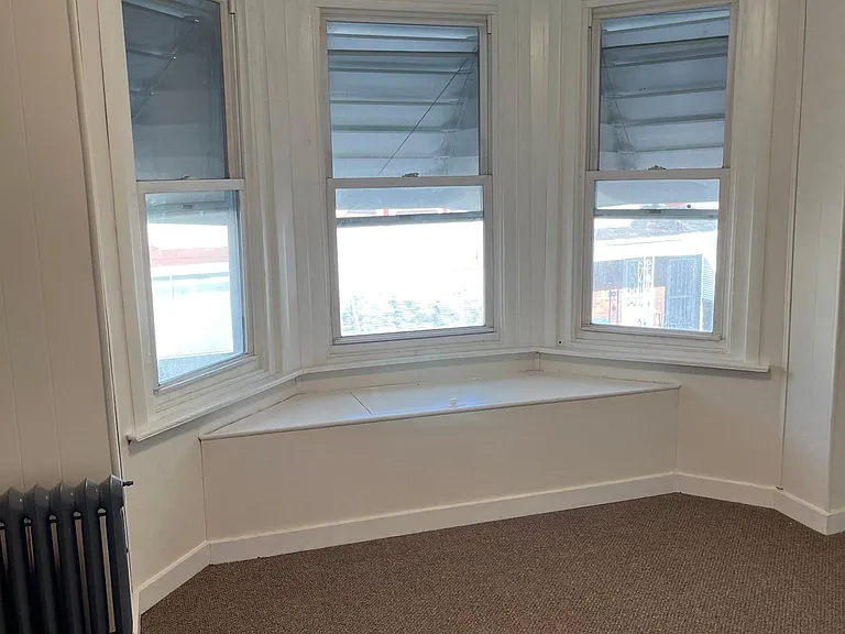 568 E Herman St — Photo 20