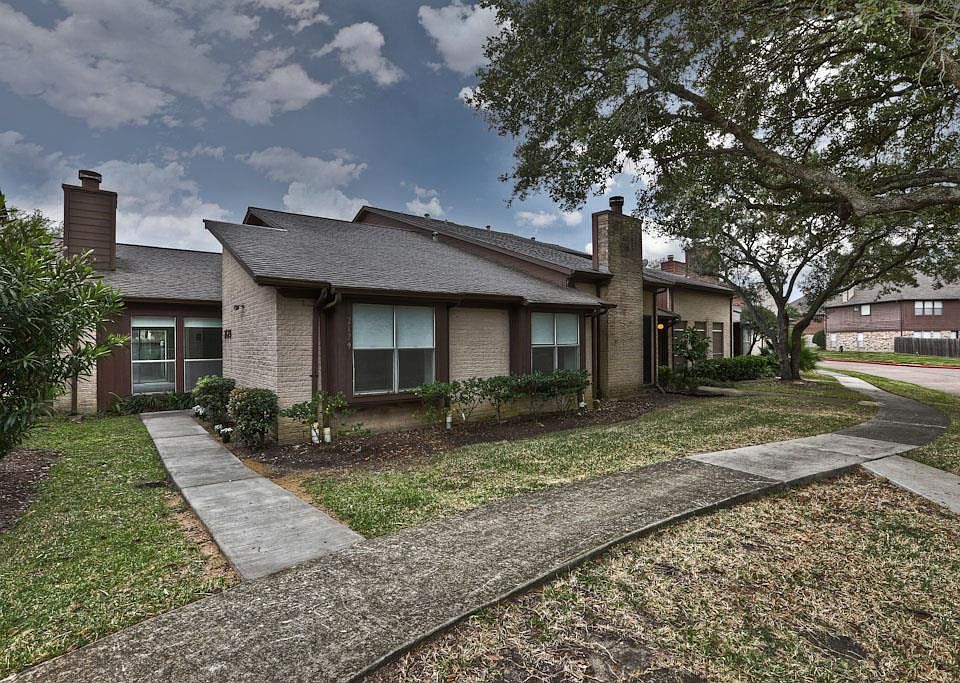 1st image of 2129 Broadlawn Dr
