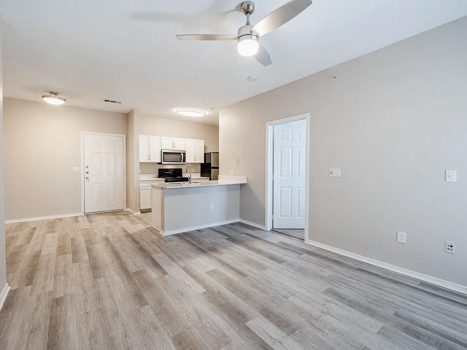 Arioso Apartments and Townhomes — Photo 2