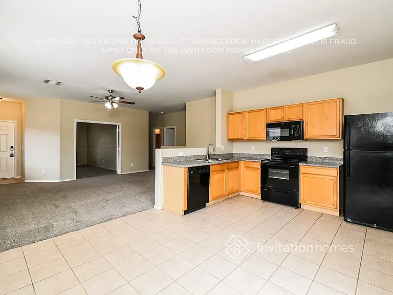 1182 E Desert Moon Trl — Photo 7