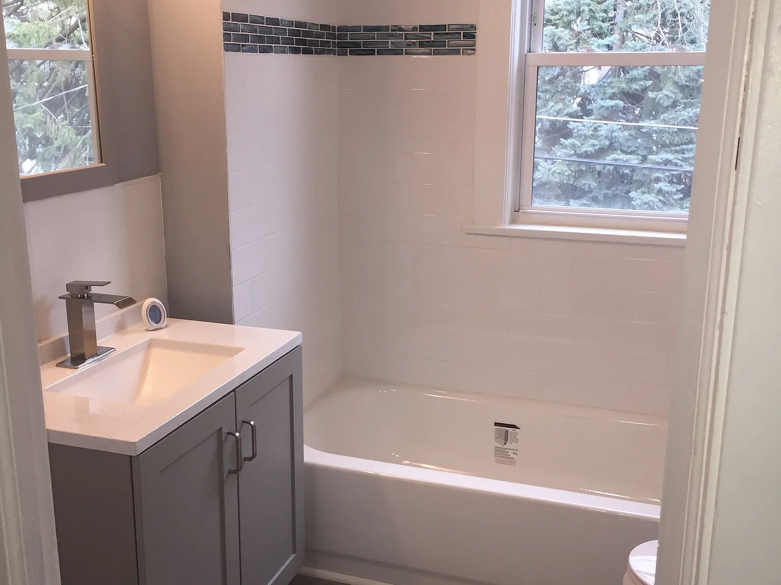 3 bed, 1200 sqft, $1,700 — Photo 4
