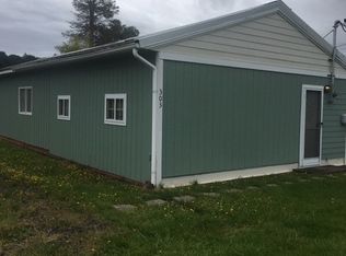 303 Monroe St N, Raymond, WA 98586