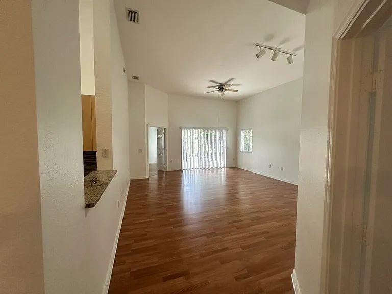 220 Crestwood Cir #106 — Photo 10