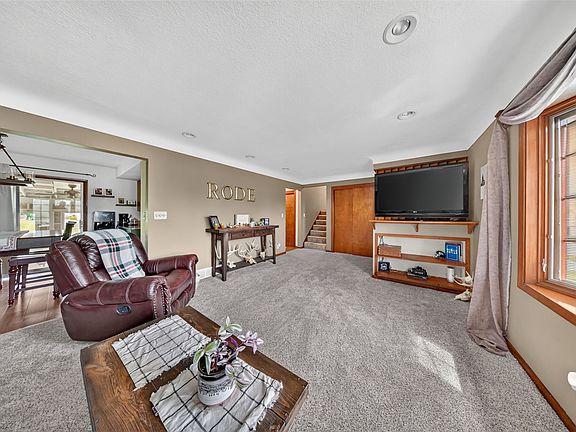 5th image of 2710 Southland St SW