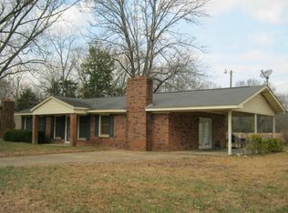 118 Cherry Ln, West Point, MS 39773