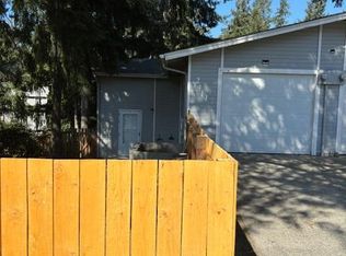 2411 Oak Dr #D, Steilacoom, WA 98388