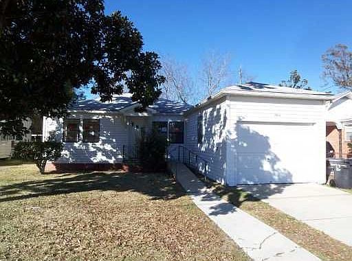 1st image of 1094 Desoto St
