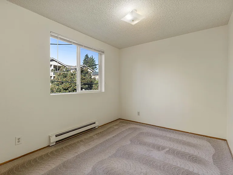 Badger & Blue Lake Apartments — Photo 31