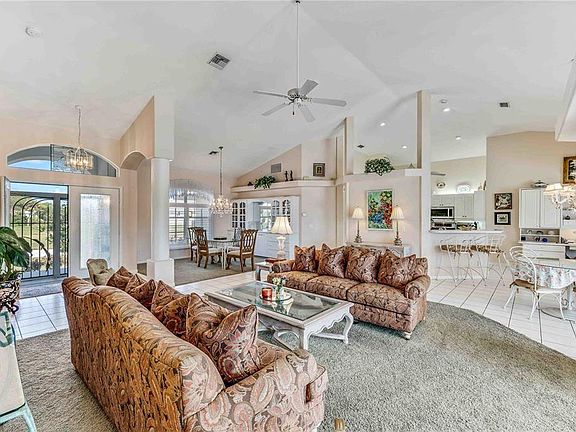 3rd image of 7 Coral Creek Pl