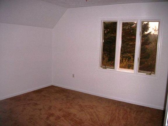 3rd image of 170 Shannon Woods Dr