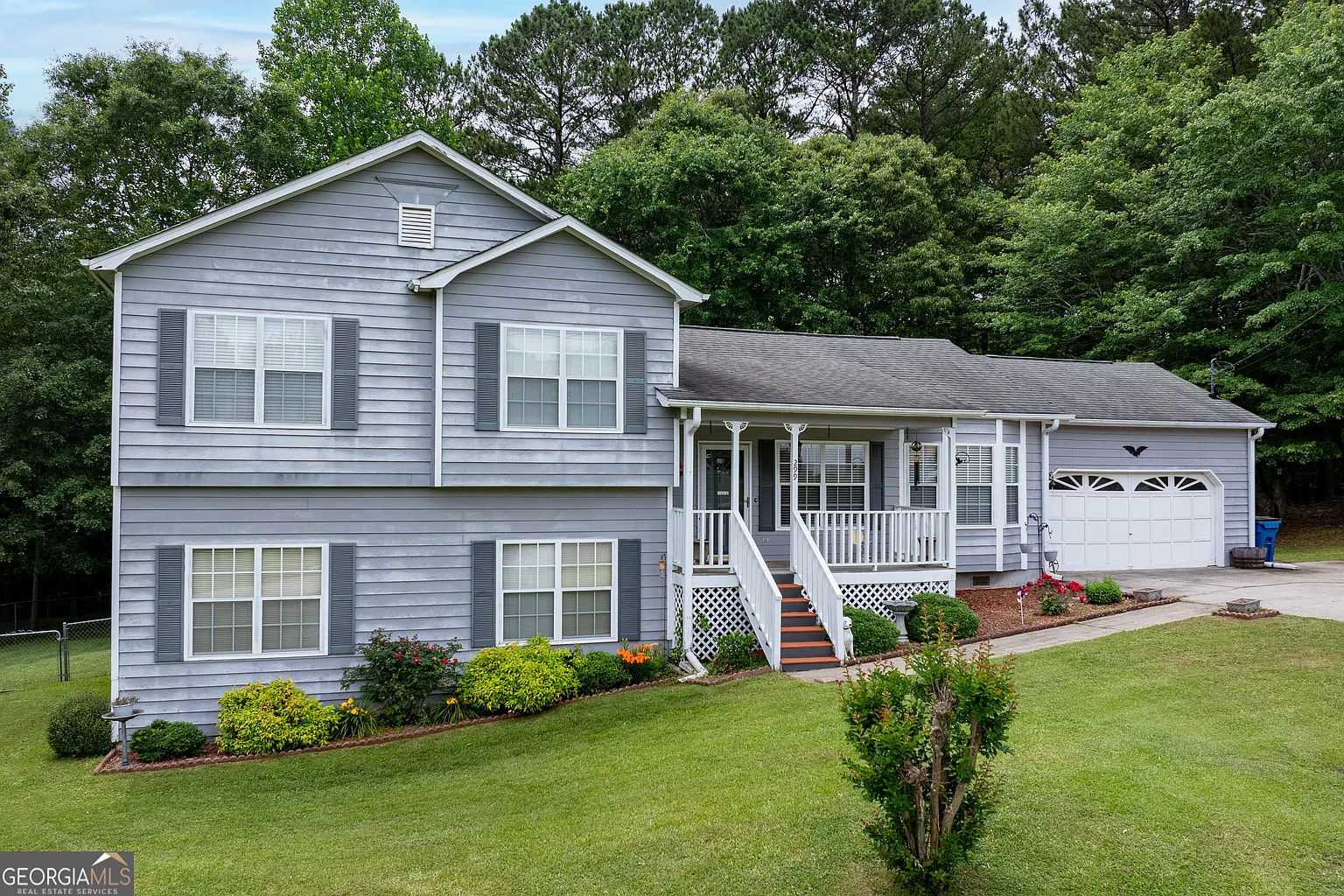 299 Clover Dr photo 1