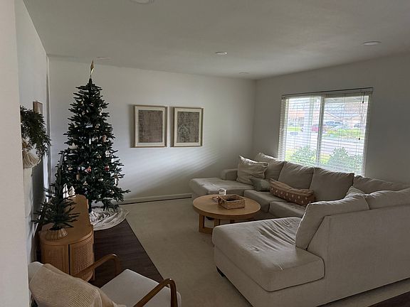 4th image of 7526 Mar Vista Way